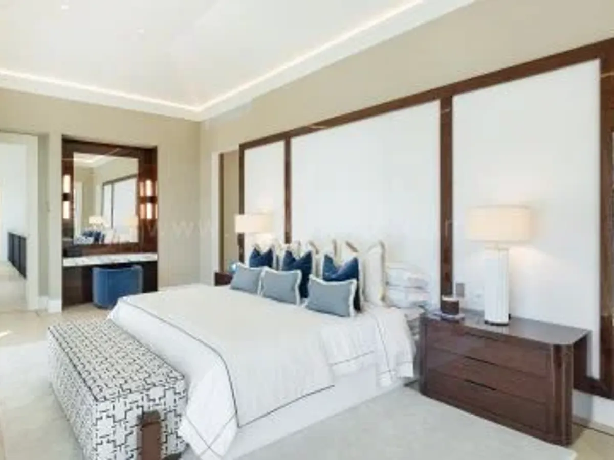 Modern Luxury Villa with Mediterranean Views in Cascada de Camoján