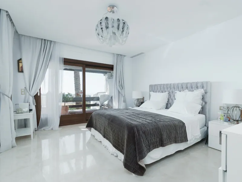 3-4 bedroom corner townhouse in the gated complex of Mirador del Paraiso