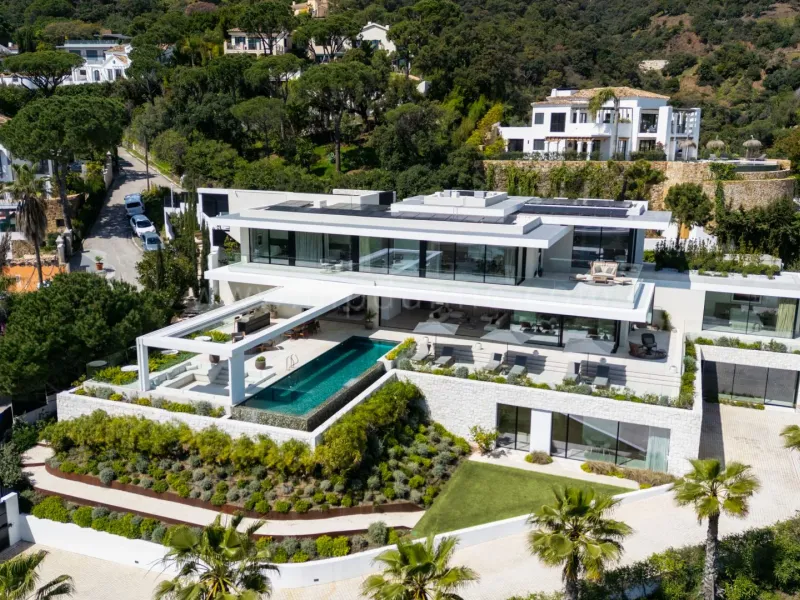 Modern Luxury Villa with Panoramic Views in El Madroñal