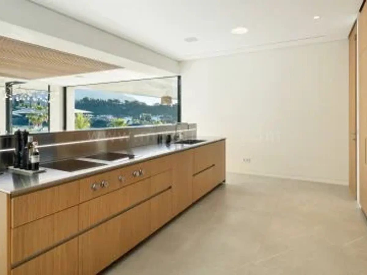 Modern Luxury Villa with Panoramic Views in El Madroñal