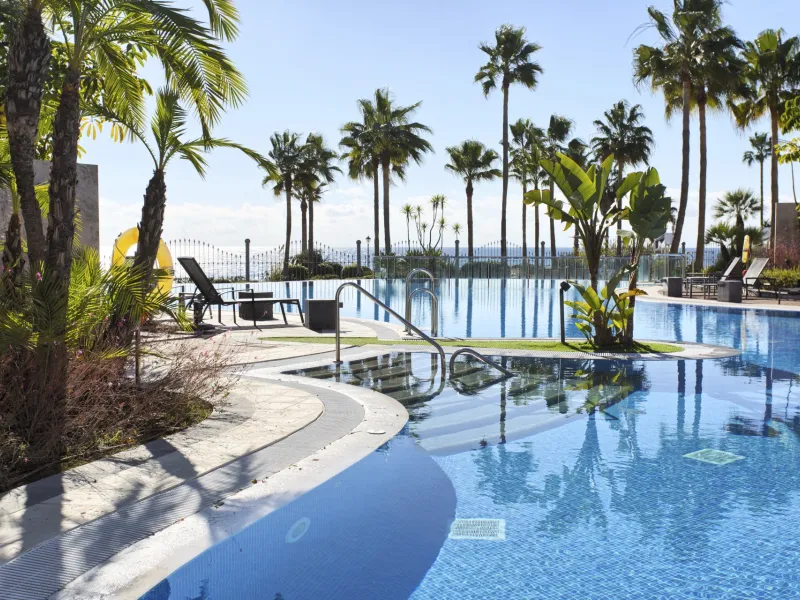 Beachfront Elegance on the New Golden Mile – Stylish 2-Bedroom Apartment in Mar Azul, Estepona