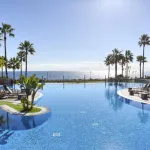 Beachfront Elegance on the New Golden Mile – Stylish 2-Bedroom Apartment in Mar Azul, Estepona 2