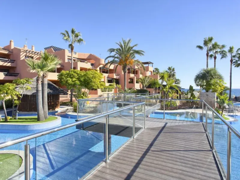 Beachfront Elegance on the New Golden Mile – Stylish 2-Bedroom Apartment in Mar Azul, Estepona
