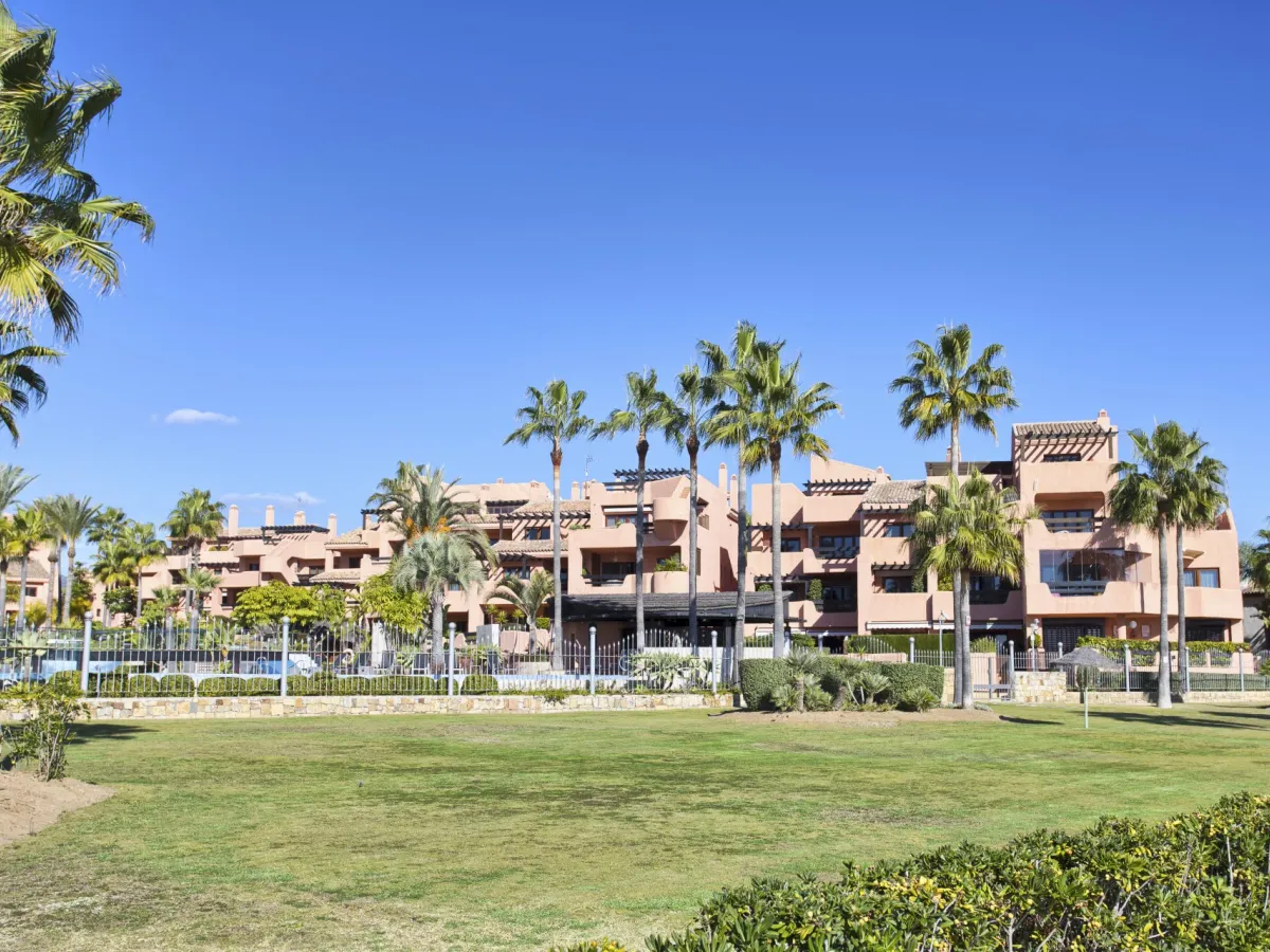 Beachfront Elegance on the New Golden Mile – Stylish 2-Bedroom Apartment in Mar Azul, Estepona