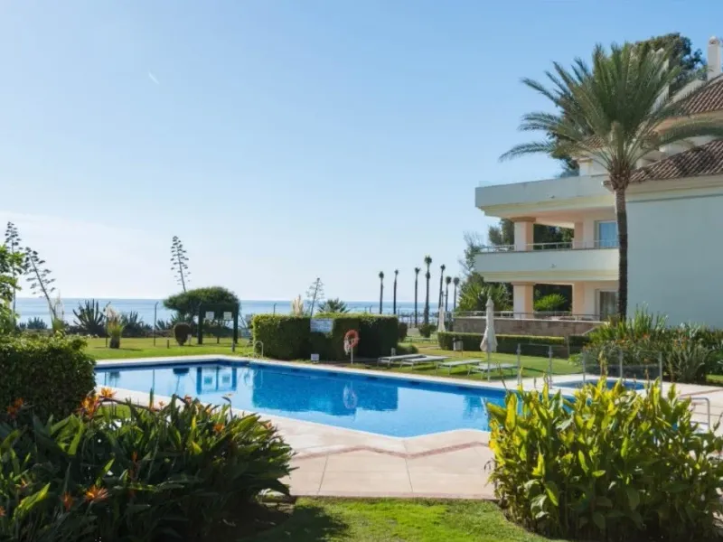 Beachfront apartment on the New Golden Mile of Estepona!