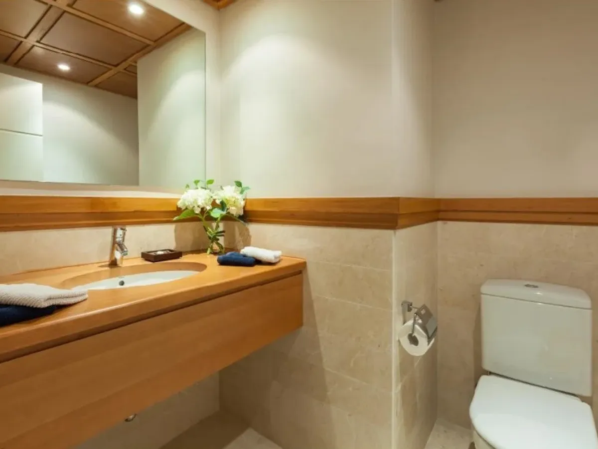 Beachfront apartment on the New Golden Mile of Estepona!