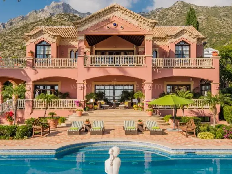 Casa Medusa - Grand Sea View Villa, Sierra Blanca Marbella