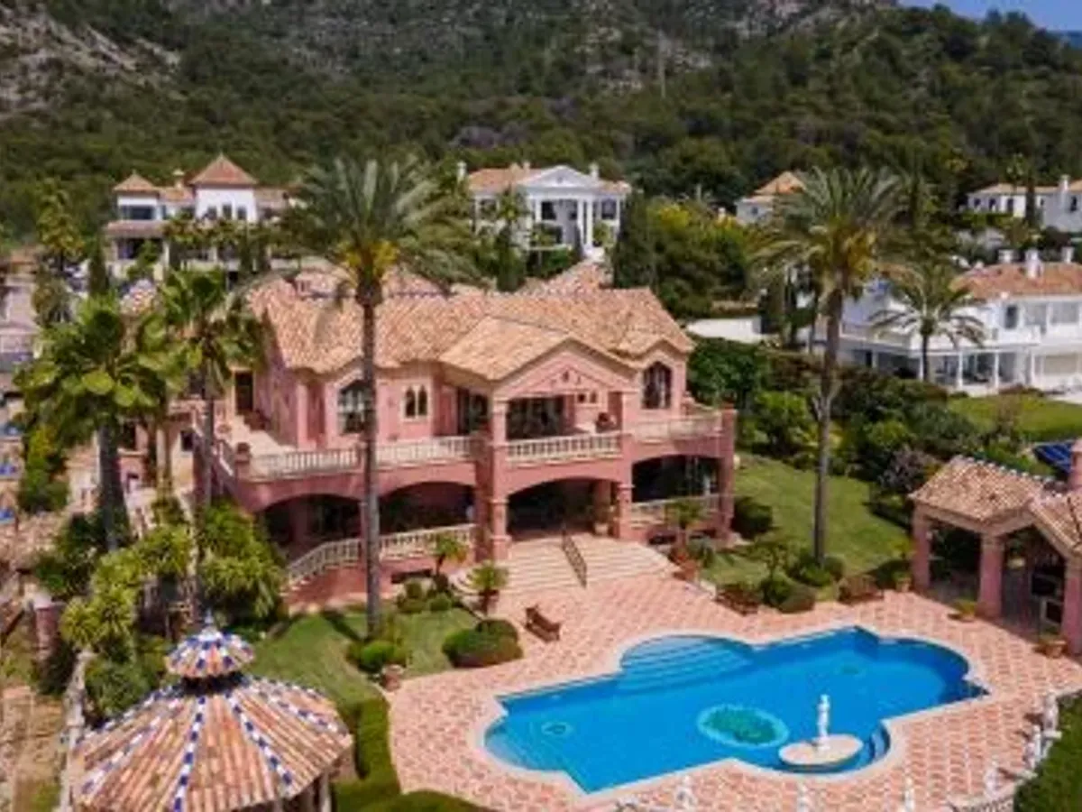 Casa Medusa - Grand Sea View Villa, Sierra Blanca Marbella