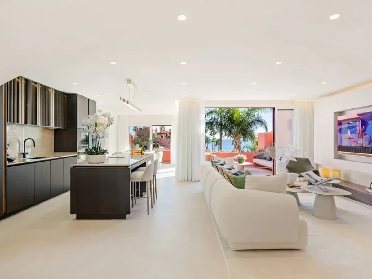 Beachfront Bliss – Luxury Living with Resort-Style Amenities in Cabo Bermejo