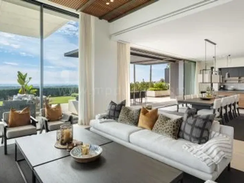 Luxury Villa with Panoramic Views in La Quinta