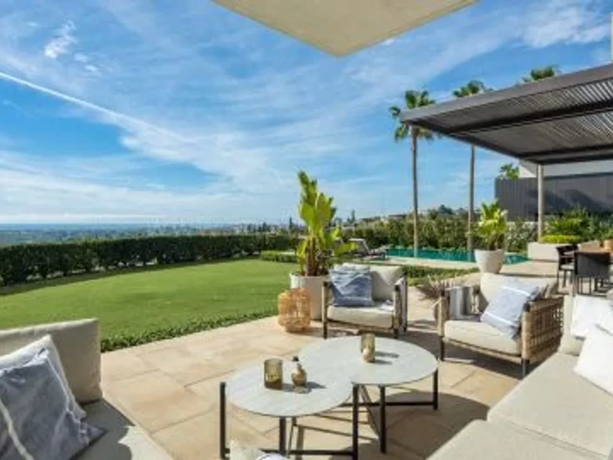Luxury Villa with Panoramic Views in La Quinta
