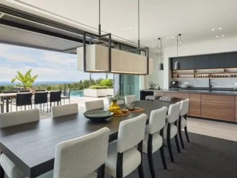 Luxury Villa with Panoramic Views in La Quinta