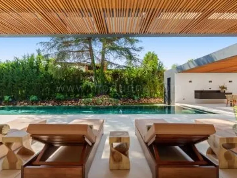 Modern Contemporary Villa with Sea Views in Parcelas del Golf