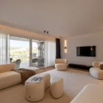 A Thoughtfully Renovated Luxury Townhouse in the Hills of Benahavís 1