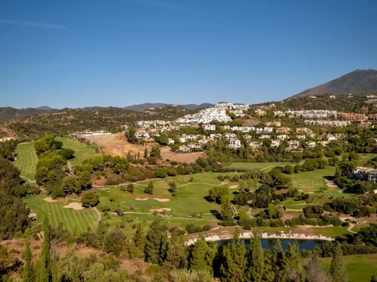 A Thoughtfully Renovated Luxury Townhouse in the Hills of Benahavís