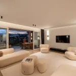 A Thoughtfully Renovated Luxury Townhouse in the Hills of Benahavís 5