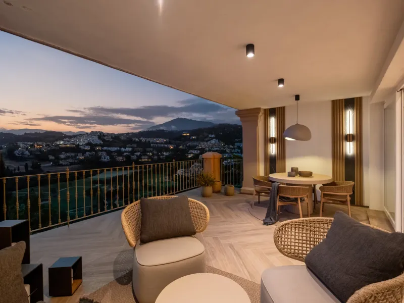 A Thoughtfully Renovated Luxury Townhouse in the Hills of Benahavís