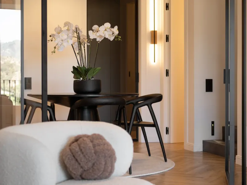 A Thoughtfully Renovated Luxury Townhouse in the Hills of Benahavís