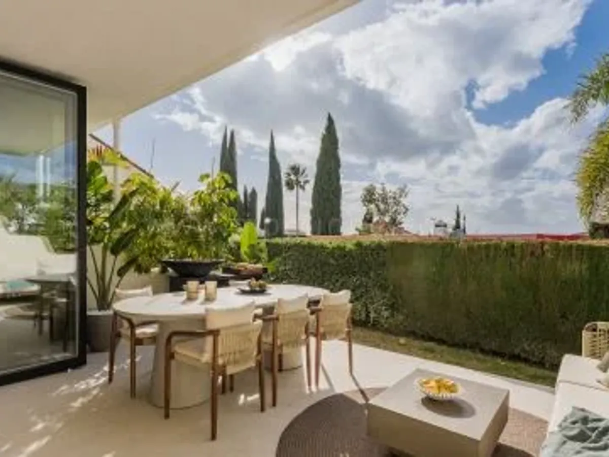 Three-Bedroom Townhouse with Rooftop Terrace in Aloha, Marbella