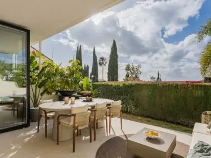 Three-Bedroom Townhouse with Rooftop Terrace in Aloha, Marbella