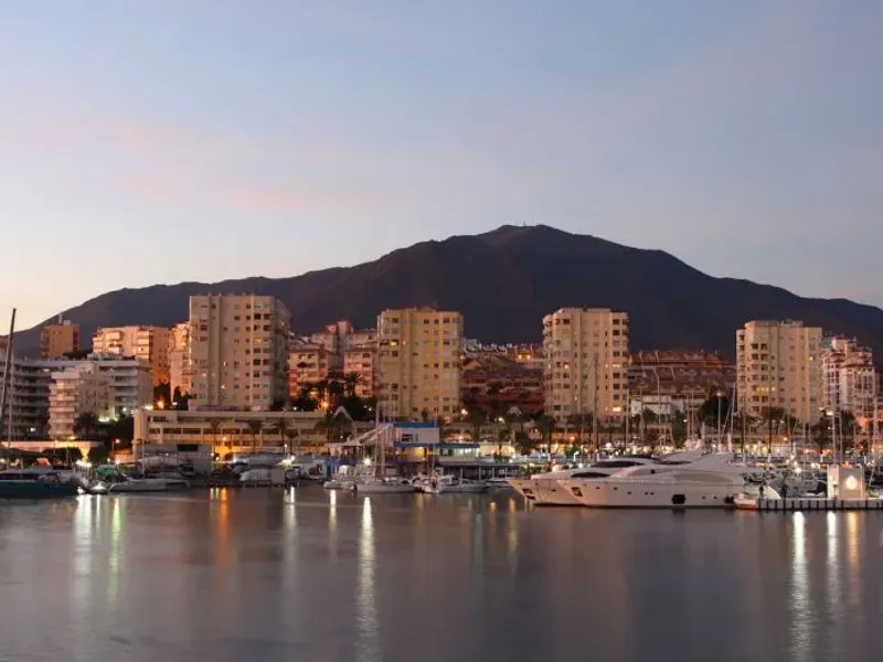 OFF PLAN OPPORTUNITY Three Bedroom Apartment in Las Mesas,Estepona