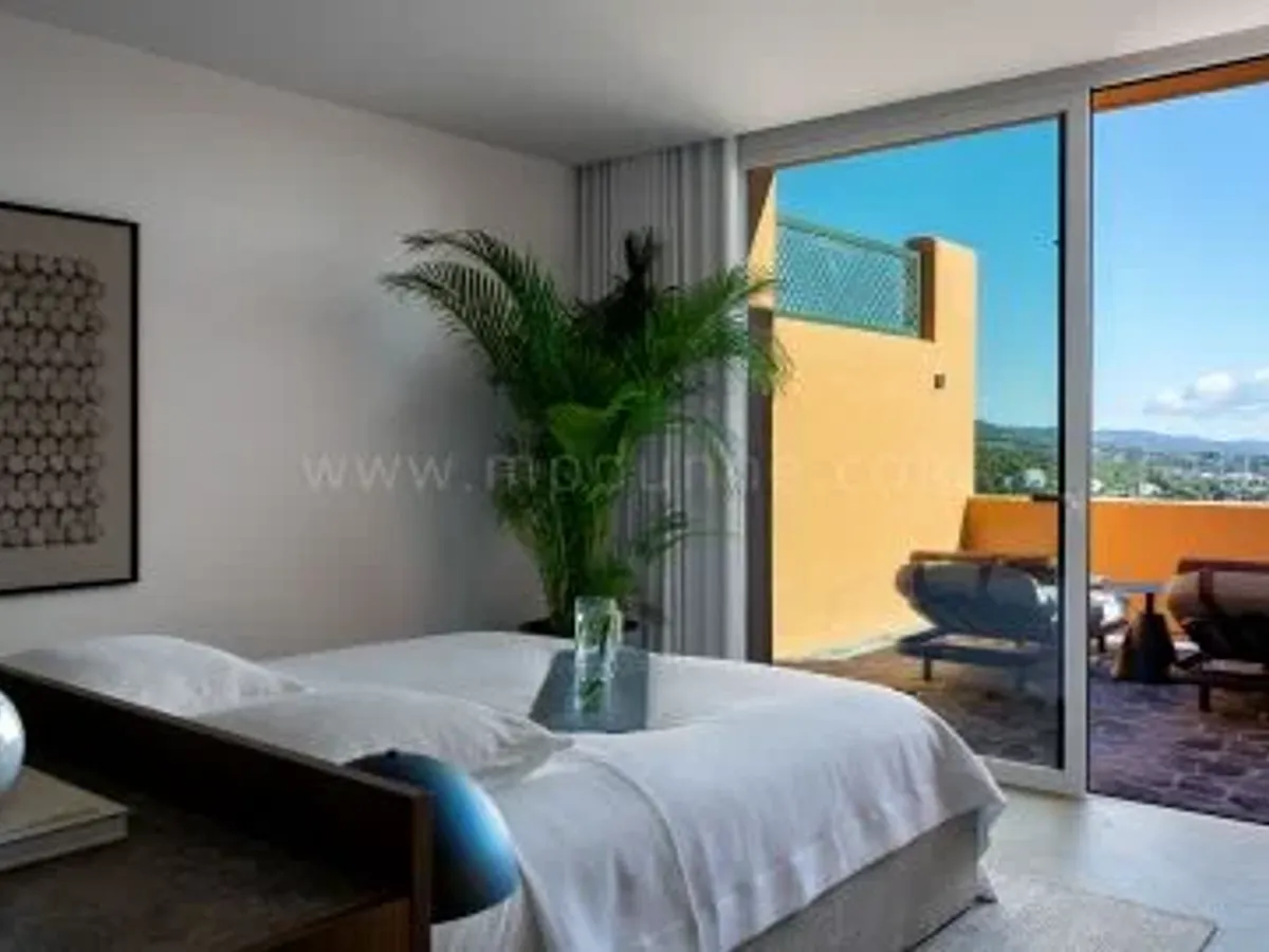 Renovated Penthouse Duplex with Sea & Mountain Views