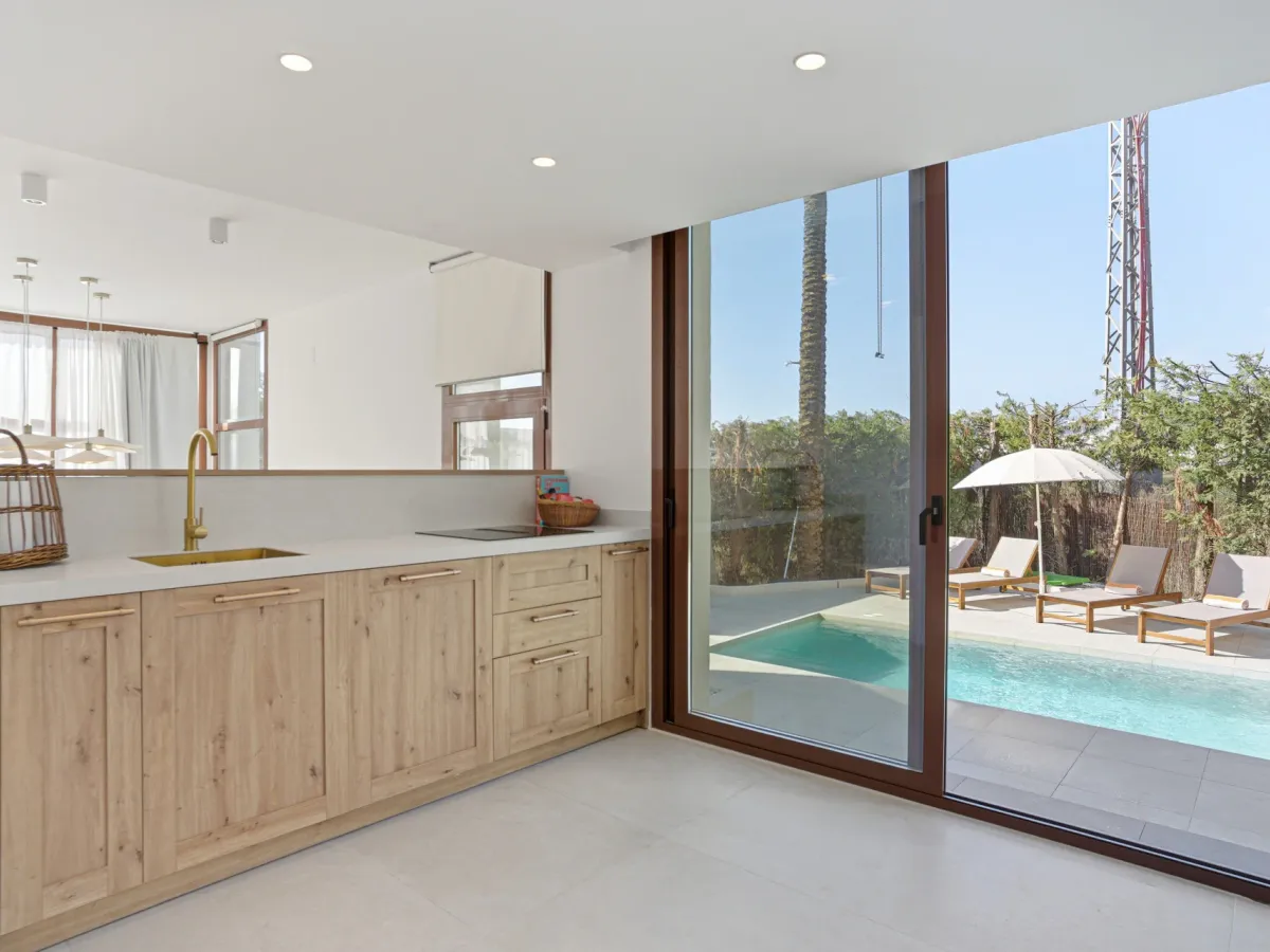 Stunning, five bedroom corner townhouse, located in the gated community of Urb. Riviera Beach in Cancelada