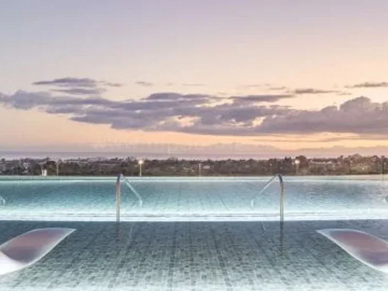 Luxury Two-Level Penthouse with Private Solarium Pool in Benahavís