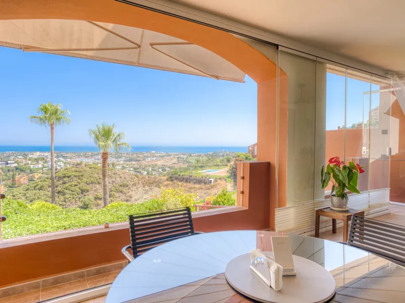 South-Facing Townhouse with Stunning Sea Views in Los Jaralillos, El Paraíso, Benahavís