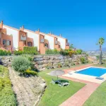South-Facing Townhouse with Stunning Sea Views in Los Jaralillos, El Paraíso, Benahavís 2
