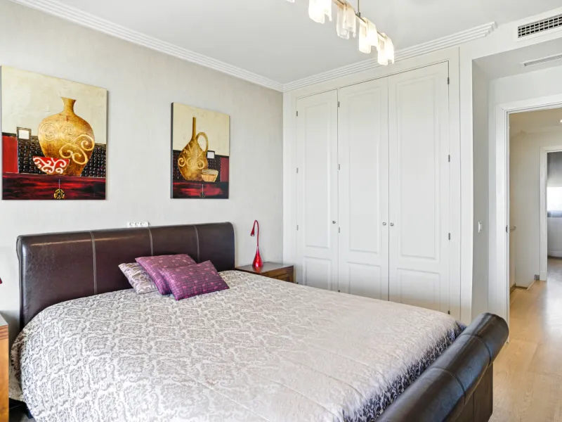 South-Facing Townhouse with Stunning Sea Views in Los Jaralillos, El Paraíso, Benahavís