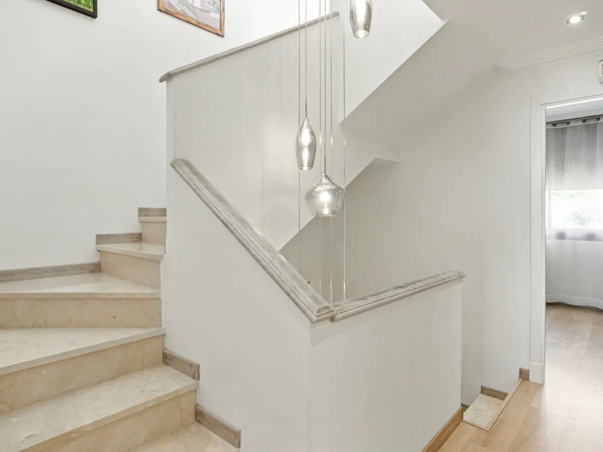 South-Facing Townhouse with Stunning Sea Views in Los Jaralillos, El Paraíso, Benahavís