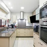 South-Facing Townhouse with Stunning Sea Views in Los Jaralillos, El Paraíso, Benahavís 13