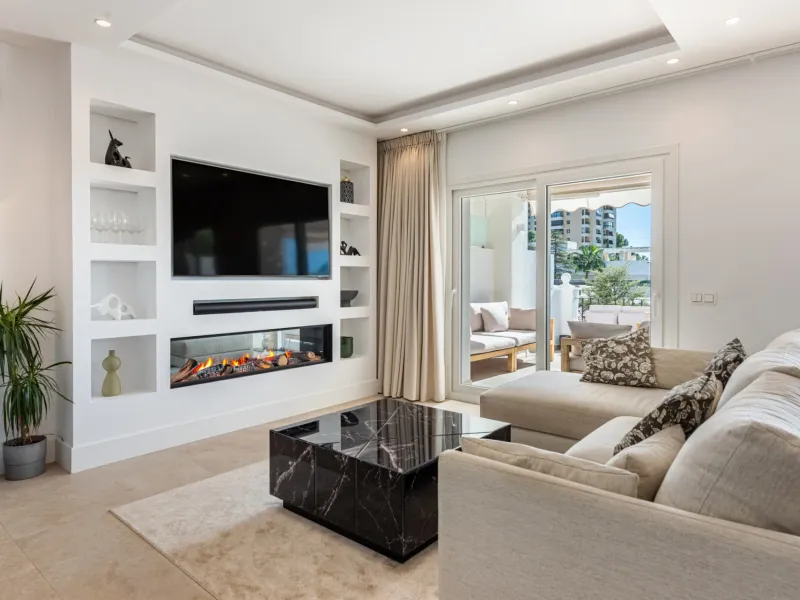 Panoramic Views & Luxury Living in Aloha Gardens, Nueva Andalucía