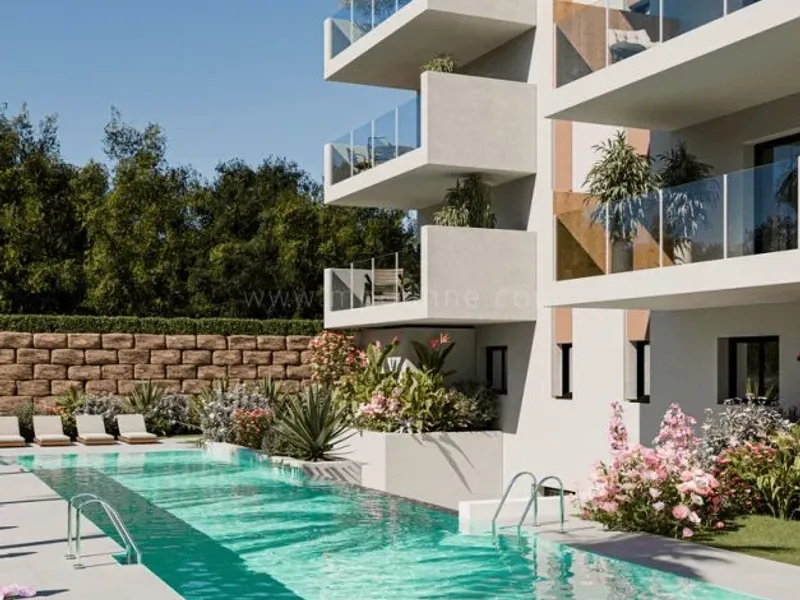 Two-Bedroom Apartment in Las Mesas, Estepona