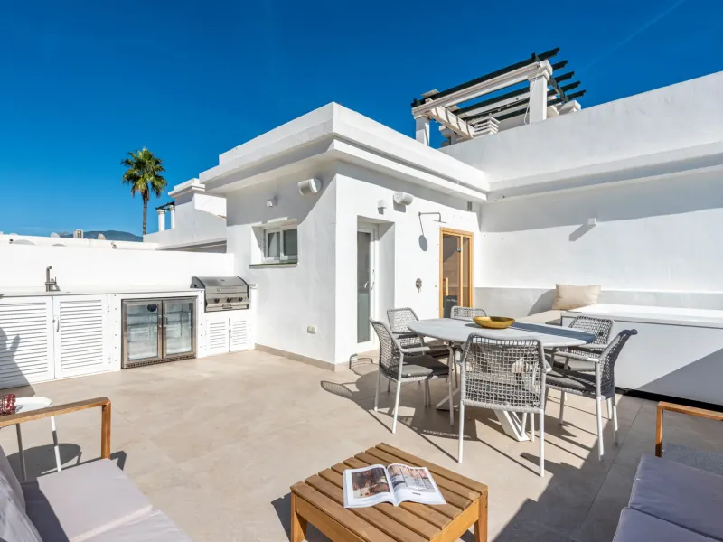Panoramic Views & Luxury Living in Aloha Gardens, Nueva Andalucía