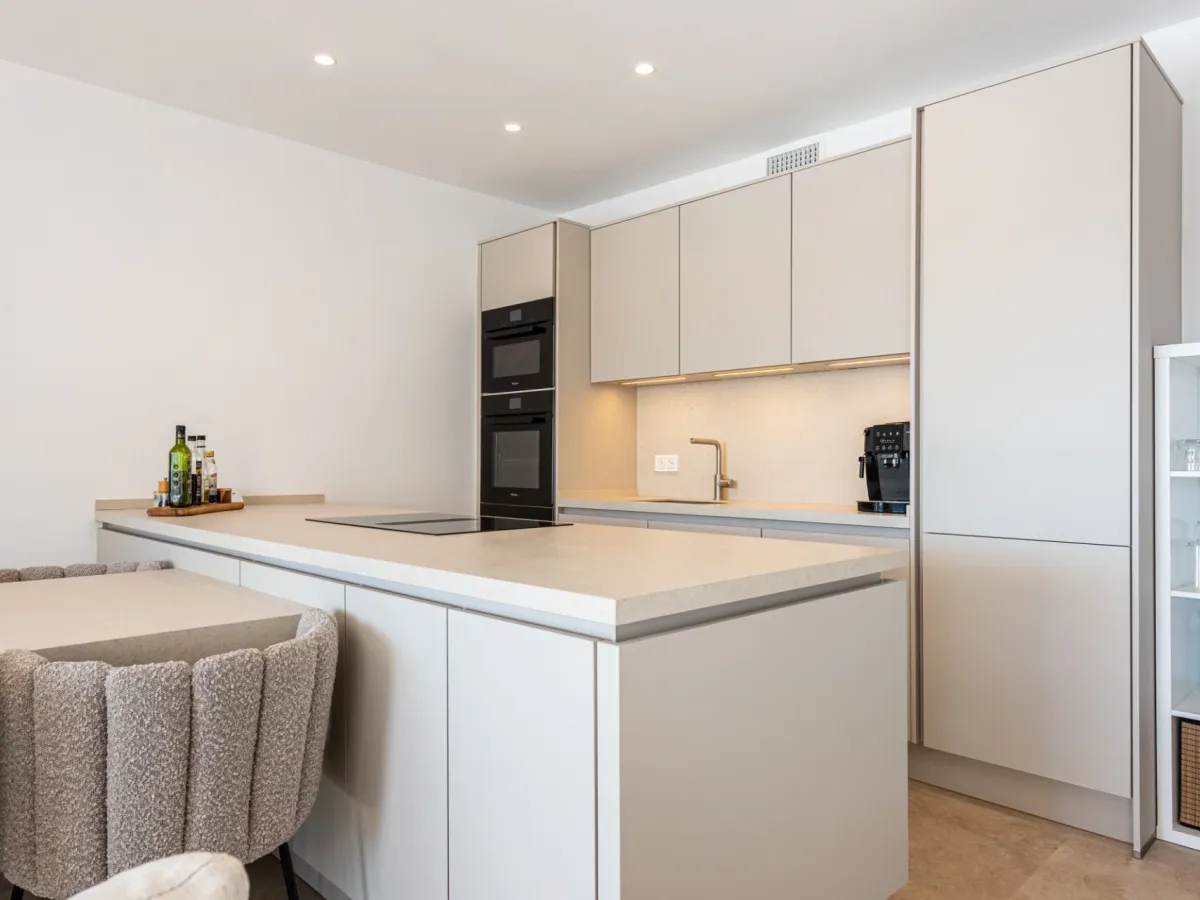 Panoramic Views & Luxury Living in Aloha Gardens, Nueva Andalucía