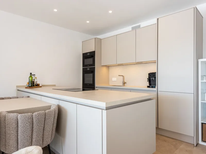 Panoramic Views & Luxury Living in Aloha Gardens, Nueva Andalucía