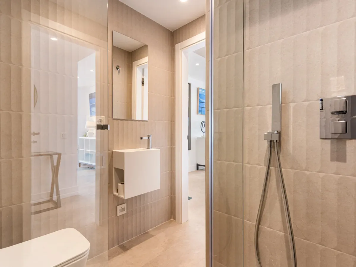 Panoramic Views & Luxury Living in Aloha Gardens, Nueva Andalucía