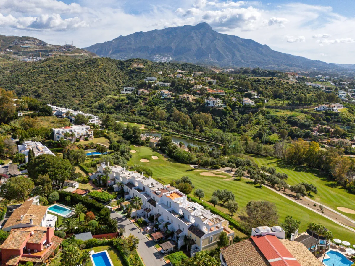 Elegant Renovated Townhouse on Frontline La Quinta Golf with Spectacular Views