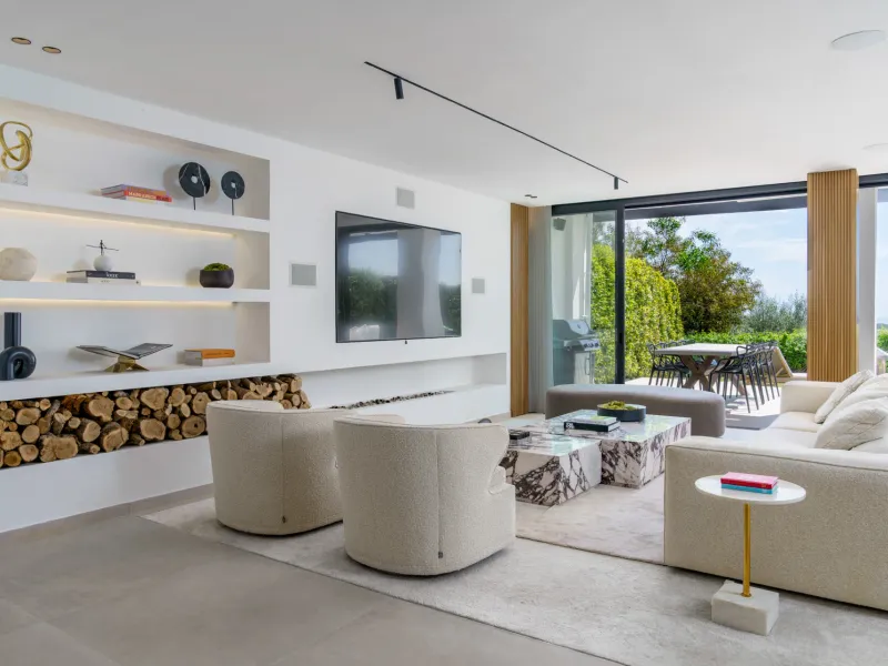 Elegant Renovated Townhouse on Frontline La Quinta Golf with Spectacular Views