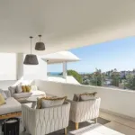 Stunning Semi-Detached Property with Panoramic Views 4