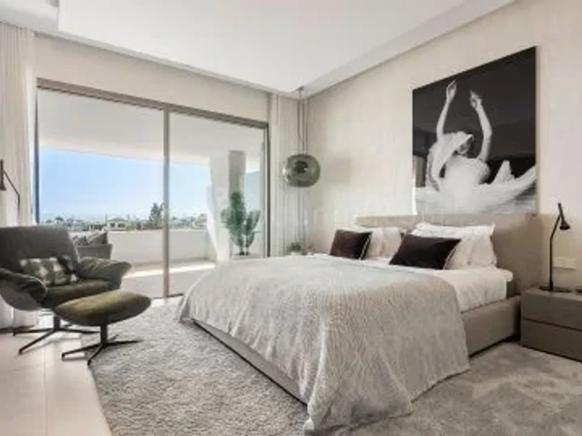 Stunning Semi-Detached Property with Panoramic Views