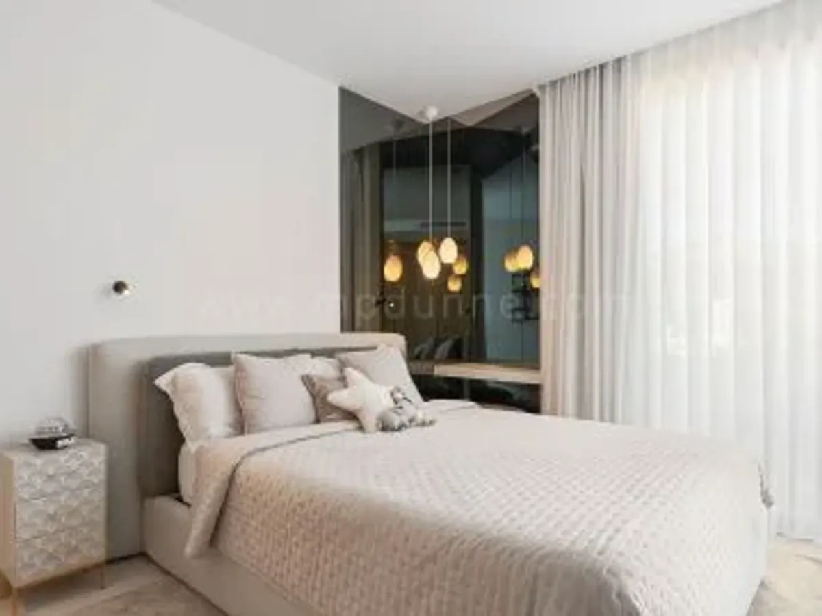 Stunning Semi-Detached Property with Panoramic Views