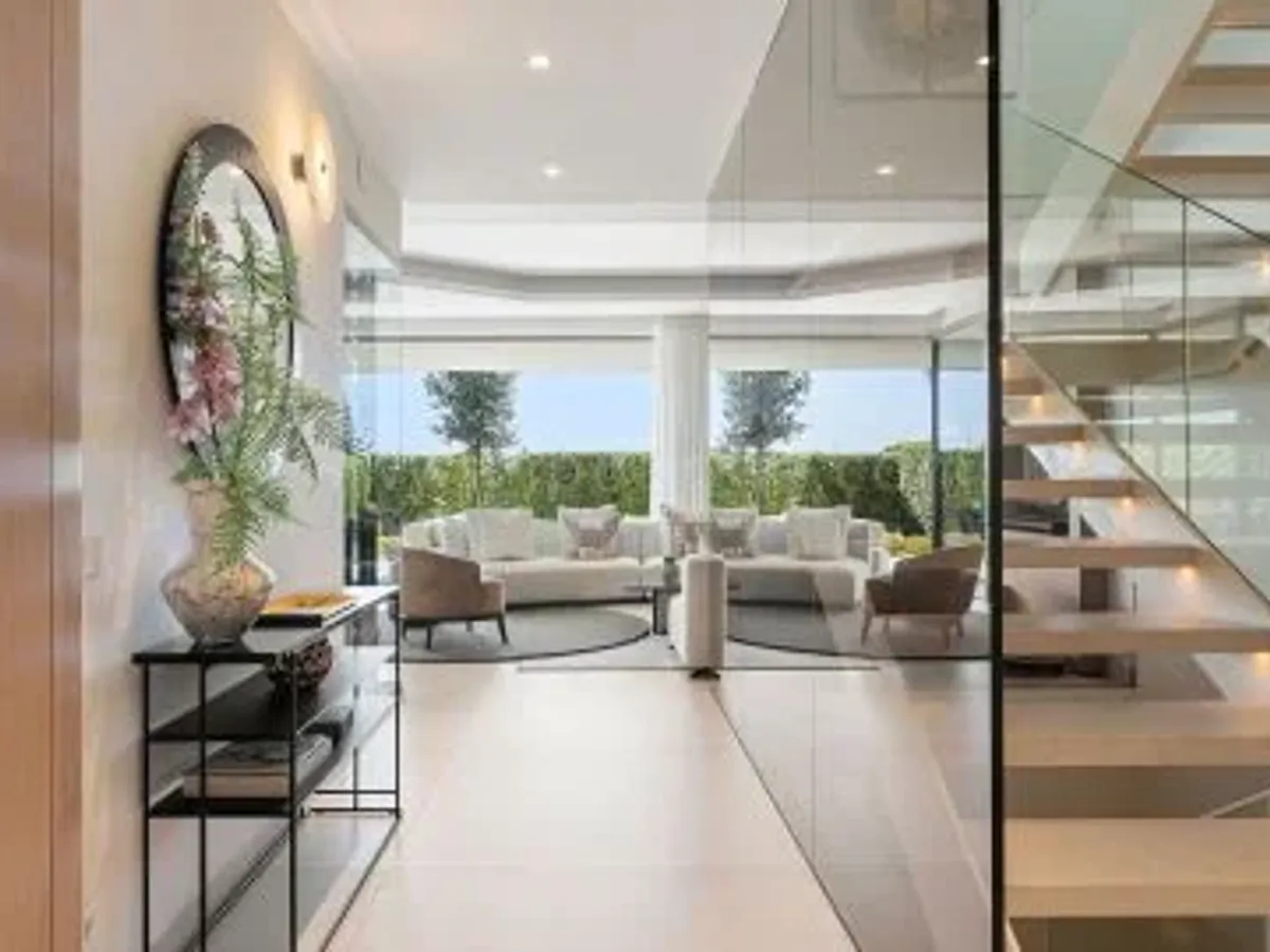 Stunning Semi-Detached Property with Panoramic Views