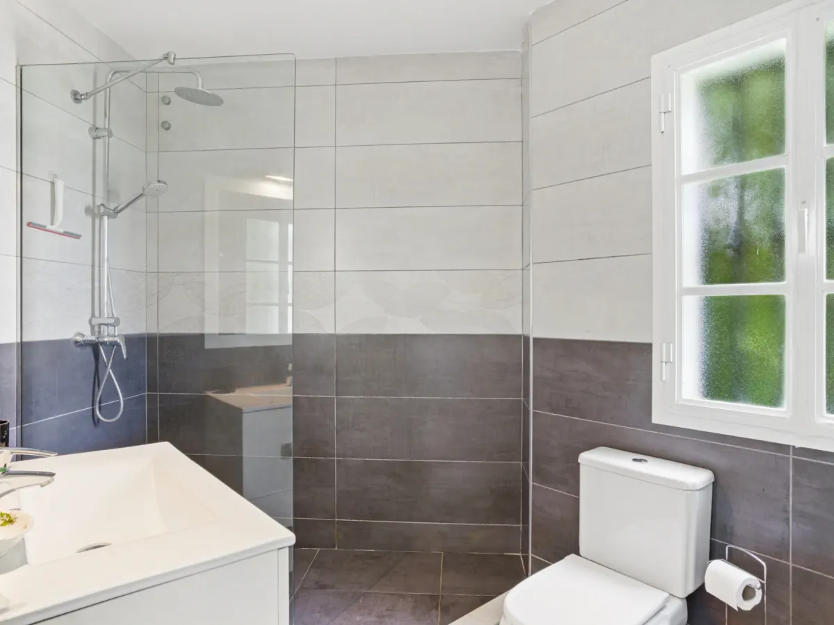 Wonderful three bedroom townhouse with sea views, located in Bel Air, Estepona