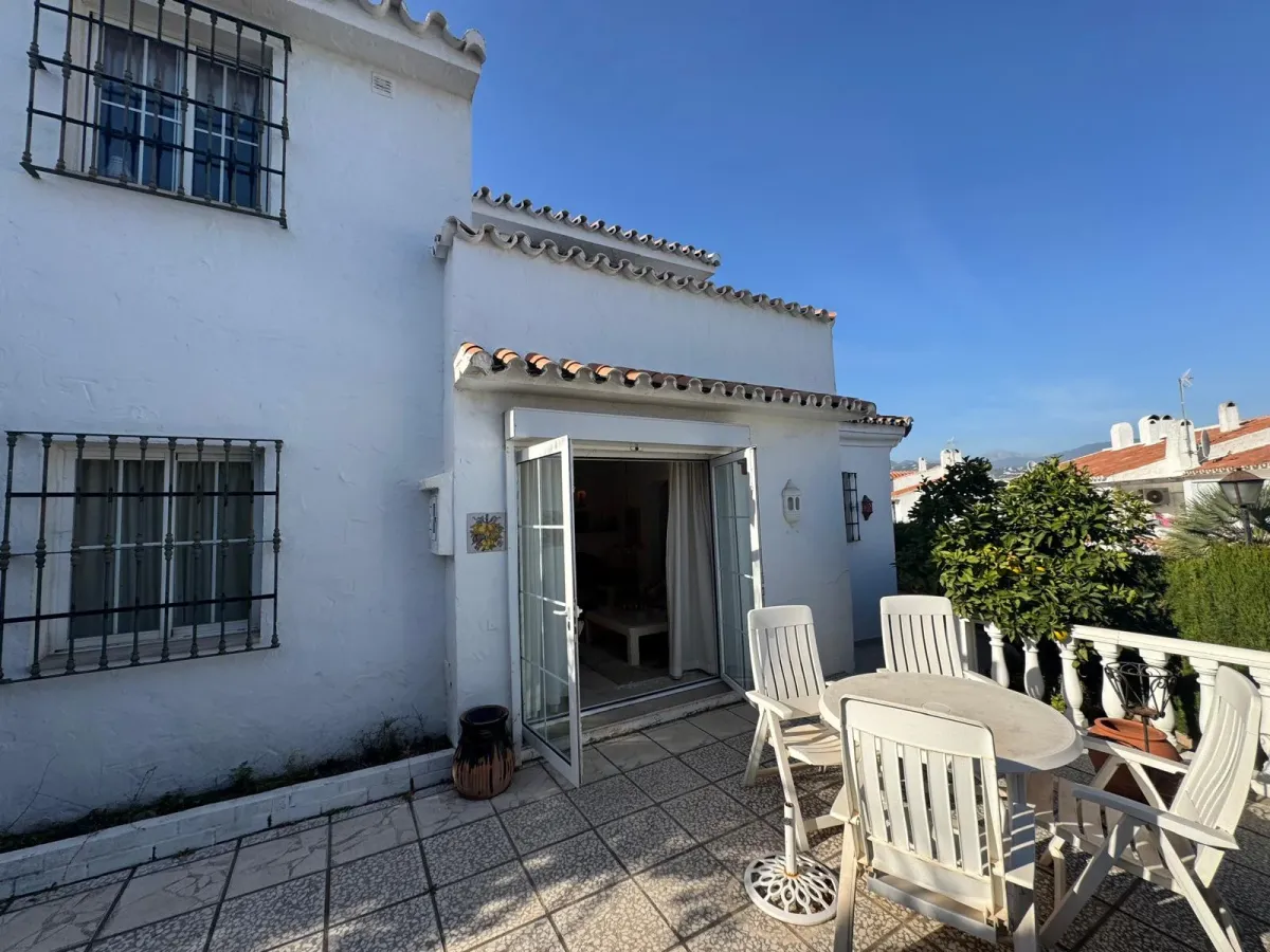 Beautiful Corner Townhouse with Private Garden in Mar y Monte, Estepona – Bright and Full of Potential