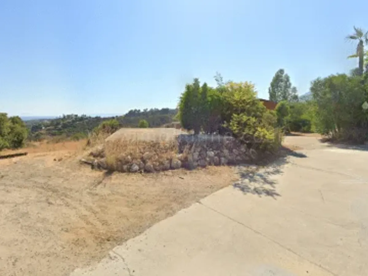 Rustic plot with panoramic sea views