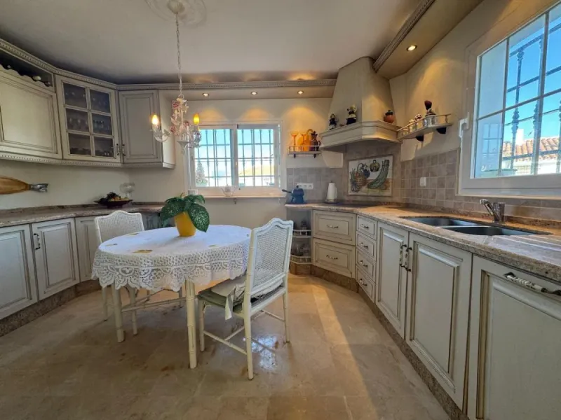 Beautiful Corner Townhouse with Private Garden in Mar y Monte, Estepona – Bright and Full of Potential