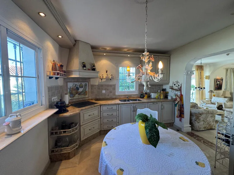 Beautiful Corner Townhouse with Private Garden in Mar y Monte, Estepona – Bright and Full of Potential